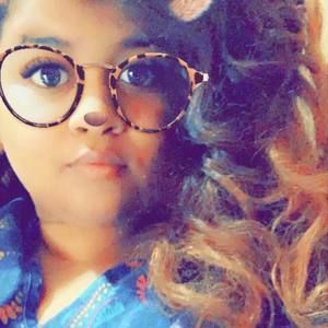 Meet your Posher, Lacey